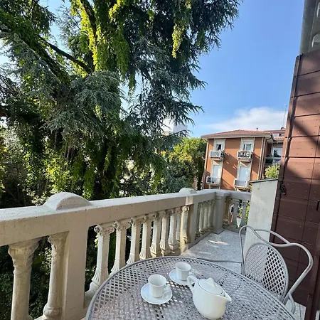 Lilac Luxury Apartment *